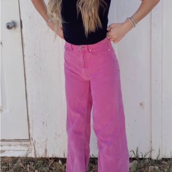 Meet your Posher, Norah - Picture 1 of 13